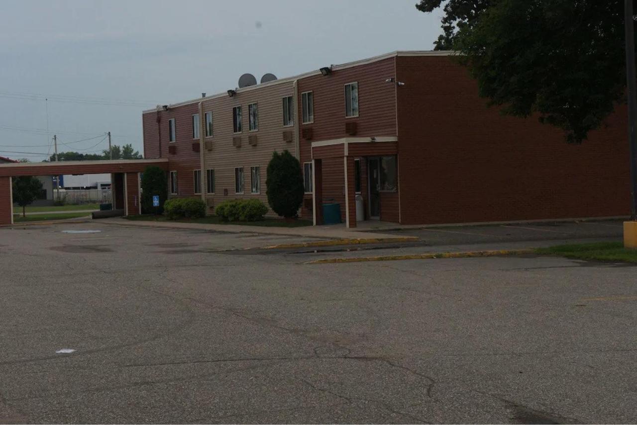 Econo Lodge Waite Park Exterior photo